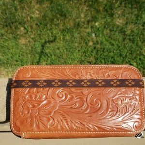 Patricia Nash Zipper Wallet